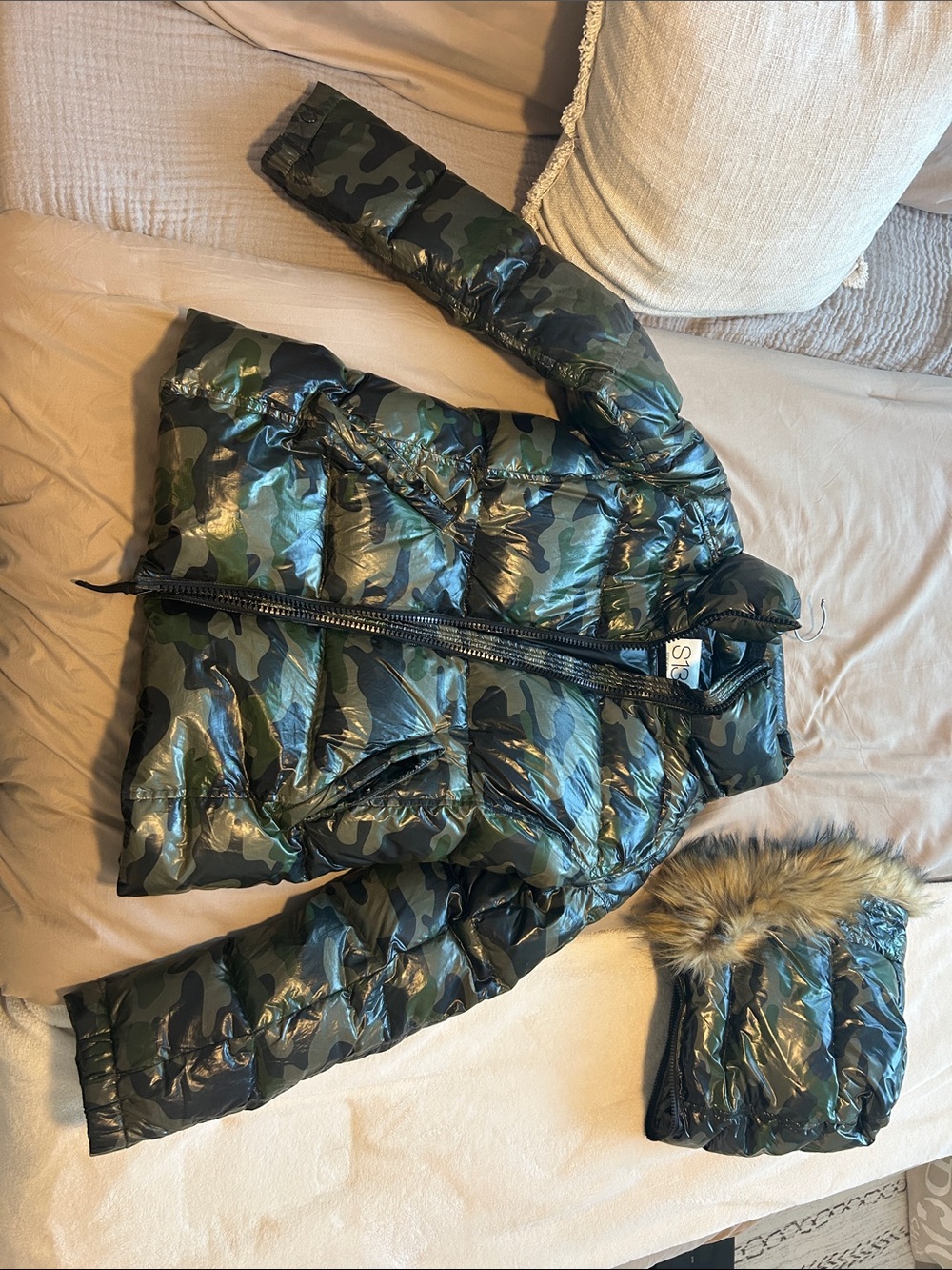 Women's Camouflage Glossy Puffer Jacket with Faux Fur Hood